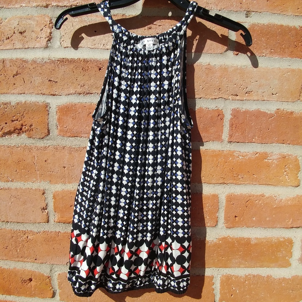 Max Studio geometric print tank